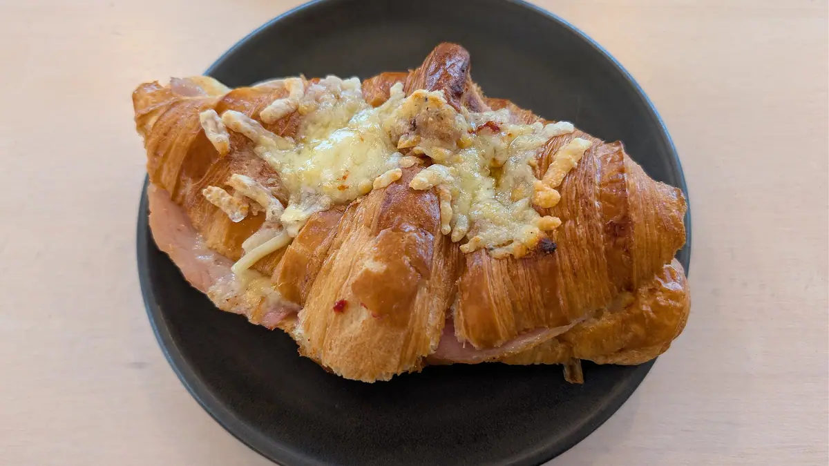 Halal Bakery bakes