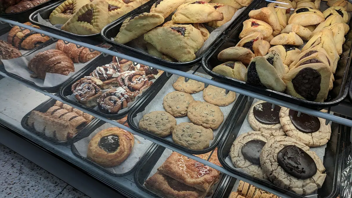 Halal Bakery bakes